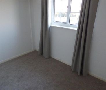 2 bedroom property to rent - Photo 3