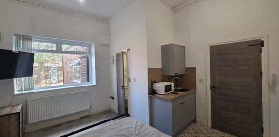 Studio to rent - Photo 2