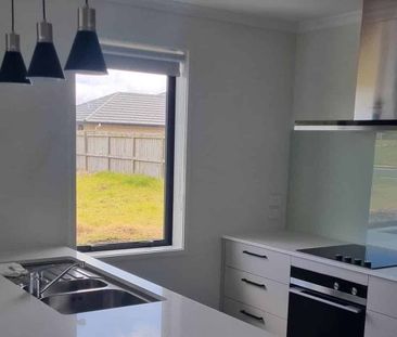 High Spec 4 bedroom - Photo 4