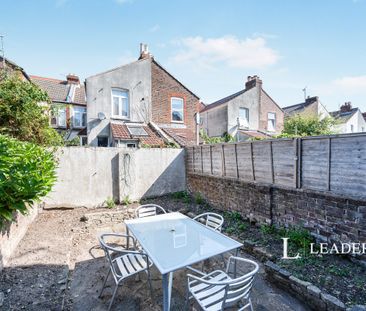 4 bedroom house to rent Mafeking Road, PO4 - Photo 5