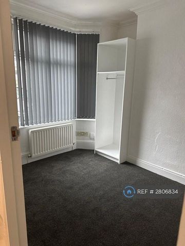 4 bedroom terraced house to rent - Photo 4