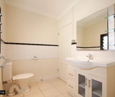 MGM MARTIN - THREE BEDROOM TOWNHOUSE - Photo 5