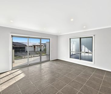 🏡 Brand New 4-Bedroom Townhouse in Wollert - Photo 1