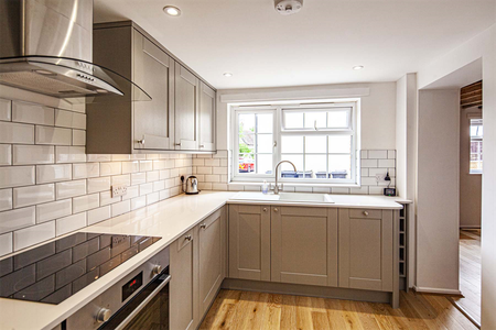 2 bedroom cottage to rent - Photo 2