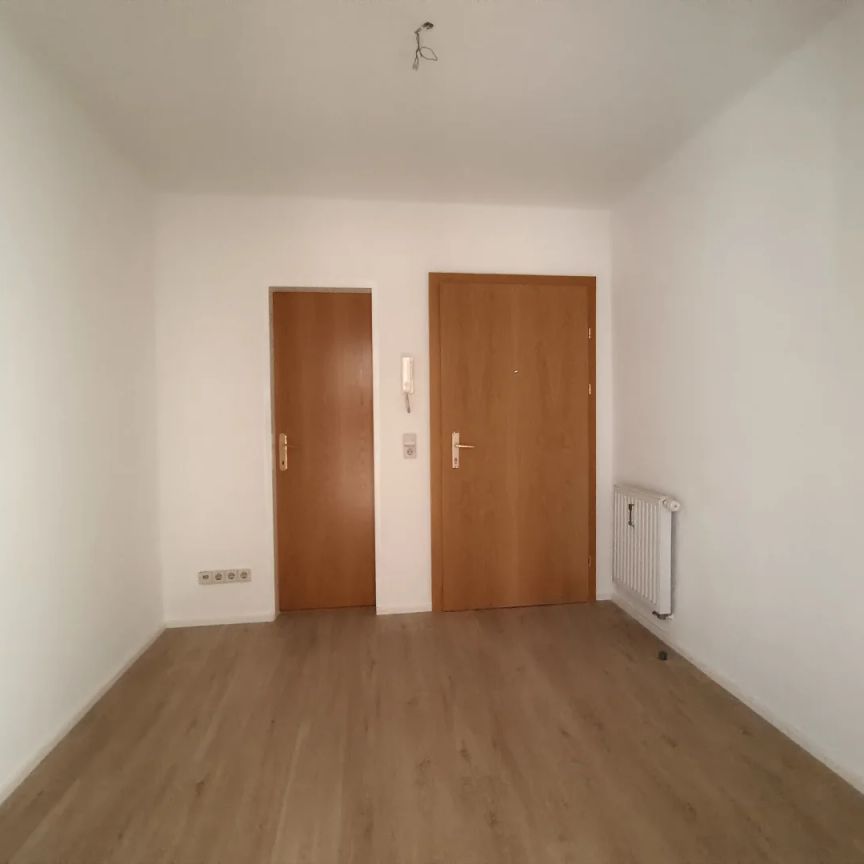 Geräumige Wohnung direkt am Europaplatz mit 1 Schlafzimmer und neuer Einbauküche! - Photo 1