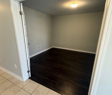 For Lease - 420 Sixteen Mile Drive, Oakville, Ontario - Photo 2