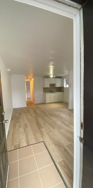 Très Beau 3 1/2 Complètement Rénové - Photo 1