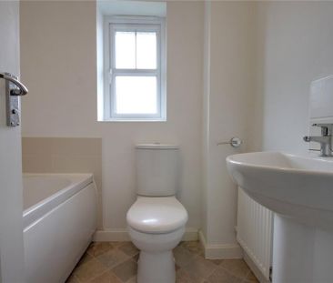 3 bedroom semi-detached house to rent - Photo 4