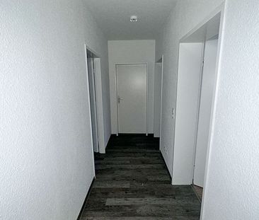 3-Zimmer, modernes Badezimmer - Foto 1