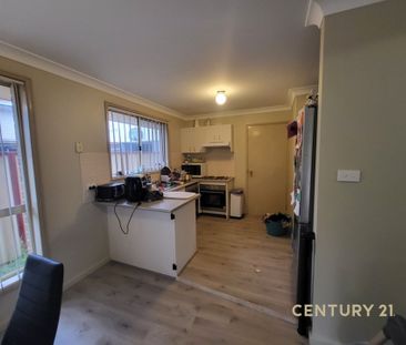 Low Maintenance 3 Bedroom Townhouse - Photo 6