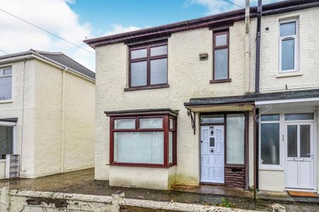 3 bedroom semi-detached house to rent - Photo 4