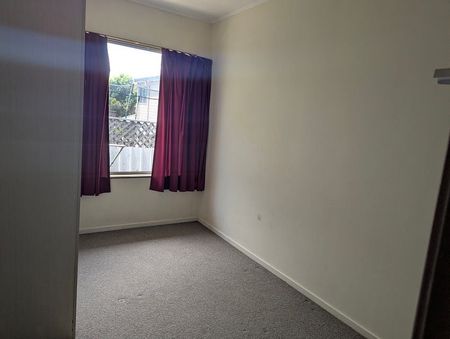 2 bedroom unit house in one tree hill - Photo 5