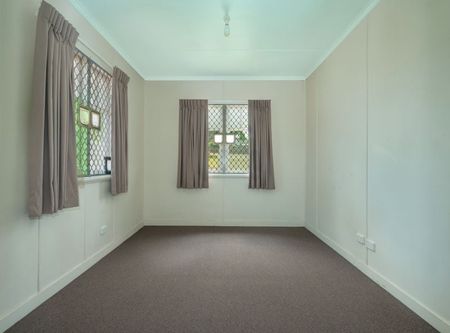 2/276A James St Harristown - Photo 2
