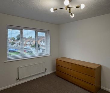 2 Bed End Terrace, Elm Park, RG30 - Photo 4