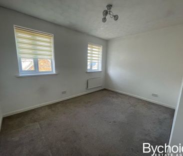 2 bedroom end of terrace house to rent - Photo 2