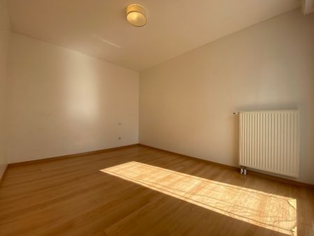 Location Appartement 4 pièces 85m² BESANCON 25000 - Photo 4