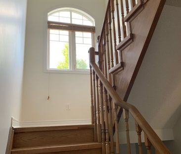 For Lease - 3083 Highbourne Crescent, Oakville, Ontario - Photo 5