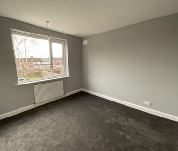 4 bedroom house - end terrace to rent - Photo 3