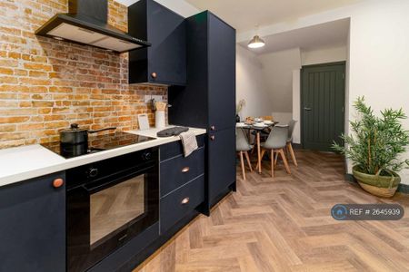 1 bedroom in a house share to rent - Photo 4