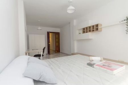 Calle Natalia, Málaga, Andalusia 29009 - Photo 5