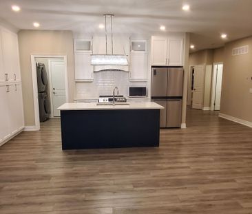 For Lease - 2849 Arrowsmith Court, Fort Erie, Ontario - Photo 2