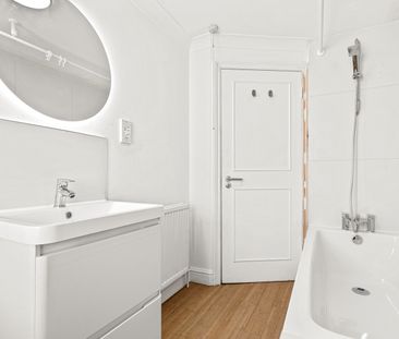 Room in a Shared Flat, West Hill, SW18 - Photo 1