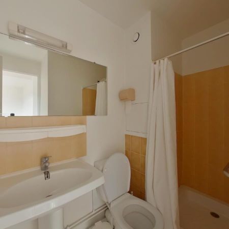 Location Appartement 1 pièce 24m² LA ROCHE POSAY 86270 - Photo 3