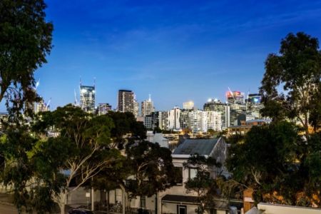 Industrial-Style Warehouse Living with Private Rooftop Terrace - Photo 2