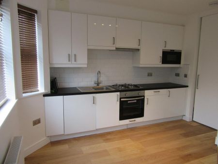 1 bedroom duplex to rent - Photo 2