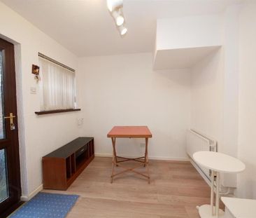 6 Grays Park Avenue, Belvoir Park, Castlereagh, Belfast, BT8 7QE - Photo 3