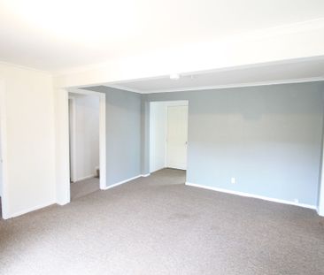 2 Bedrooms on Te Atatu Rd - Photo 2