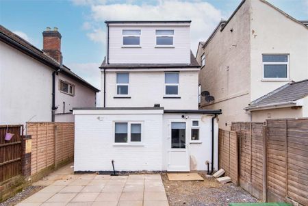 Studio to rent - Photo 3