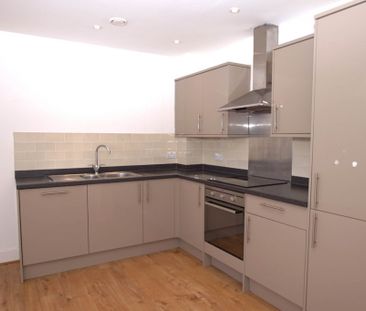 2 bed Apartment for rent - Photo 6