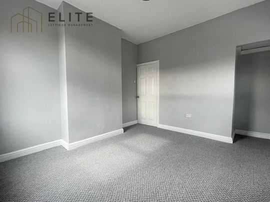 2 bedroom end of terrace house to rent - Photo 1