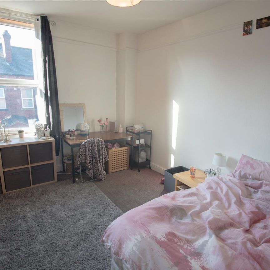 Delph Lane, Hyde Park, LS6 2HQ, Leeds - Photo 1