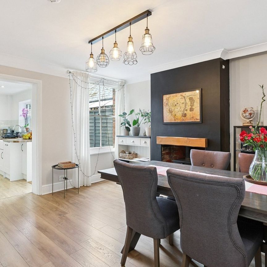 Albert Road, Addlestone, Surrey, KT15 - Photo 1