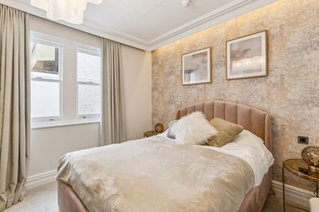 5 bedroom mews to rent - Photo 4