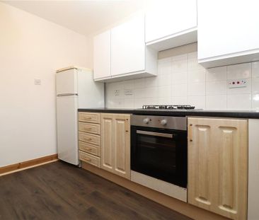 2 bedroom semi-detached house to rent - Photo 5