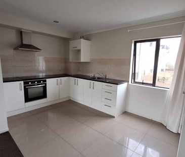 Spacious 2 bedroom Property - Photo 4