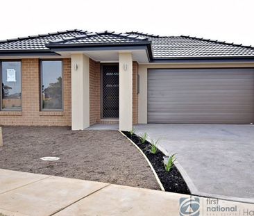 31 Verve Circuit, Cranbourne West - Photo 3