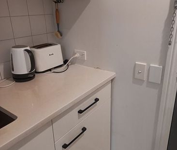 Heritage STUDIO Apartment - Inner City Lifestyle - Photo 4