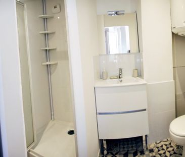 Location Appartement 1 pièce 16m² ROMANS SUR ISERE 26100 - Photo 2