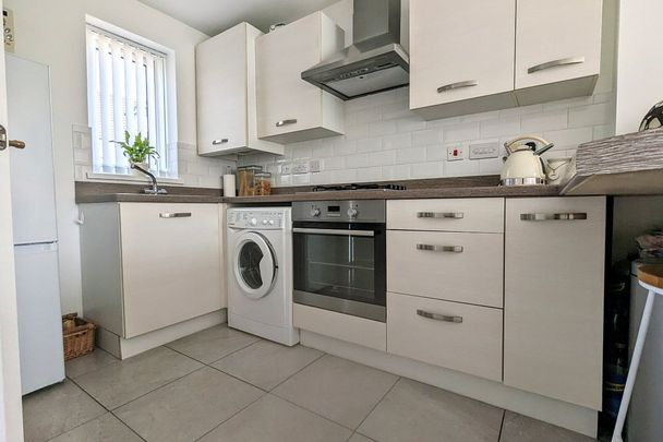 Ymyl Yr Afon - Photo 1