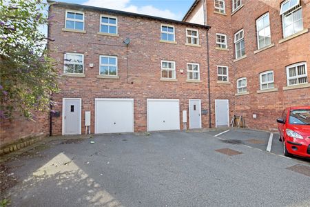 2, Sovereign Mews, South Queen Street, Morley, Leeds, LS27 9EW - Photo 2