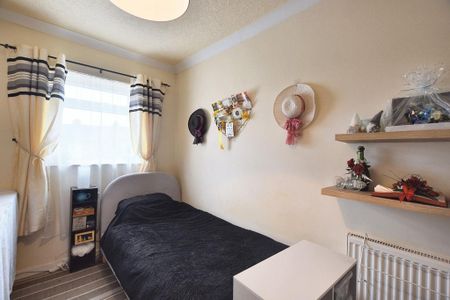 2 bedroom terraced house to rent - Photo 4