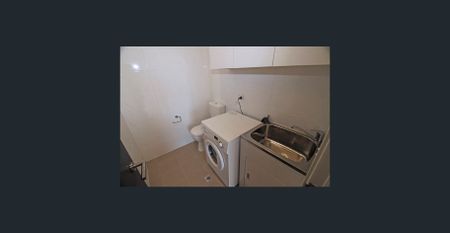 SUPERBLY APPOINTED EXECUTIVE APARTMENT - Photo 5