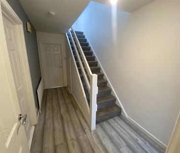 13 Hamilton Gardens, BT28 2BD, Lisburn - Photo 4