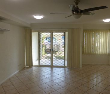 Modern 2 bedroom and close to the city! - Photo 6