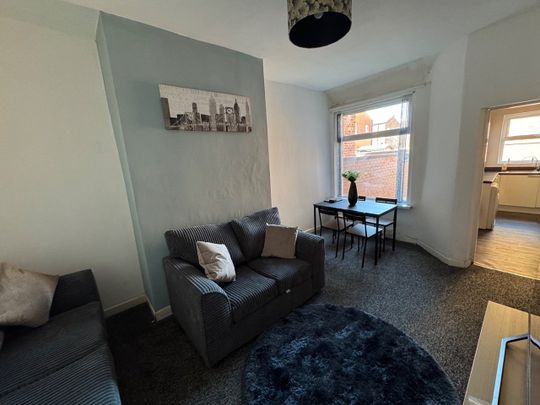 Room in a Shared House, Claremont Road, M14 - Photo 1
