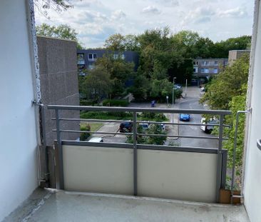 Großzügige Zweizimmerwohnung mit Wannenbad und Balkon - Photo 1